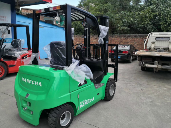 【干貨】電動堆高車、電動搬運車的電機和繼電器應該怎么保養(yǎng)？